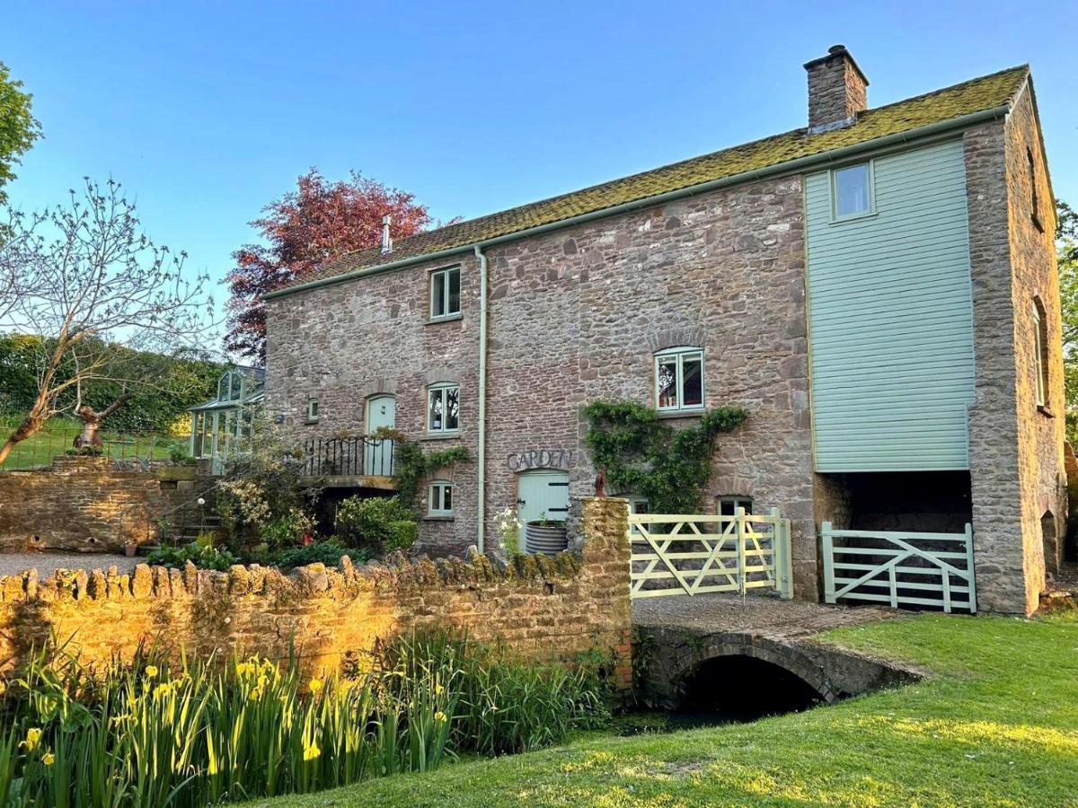 Beautiful Old Water Mill In Rural Herefordshire Exterior photo